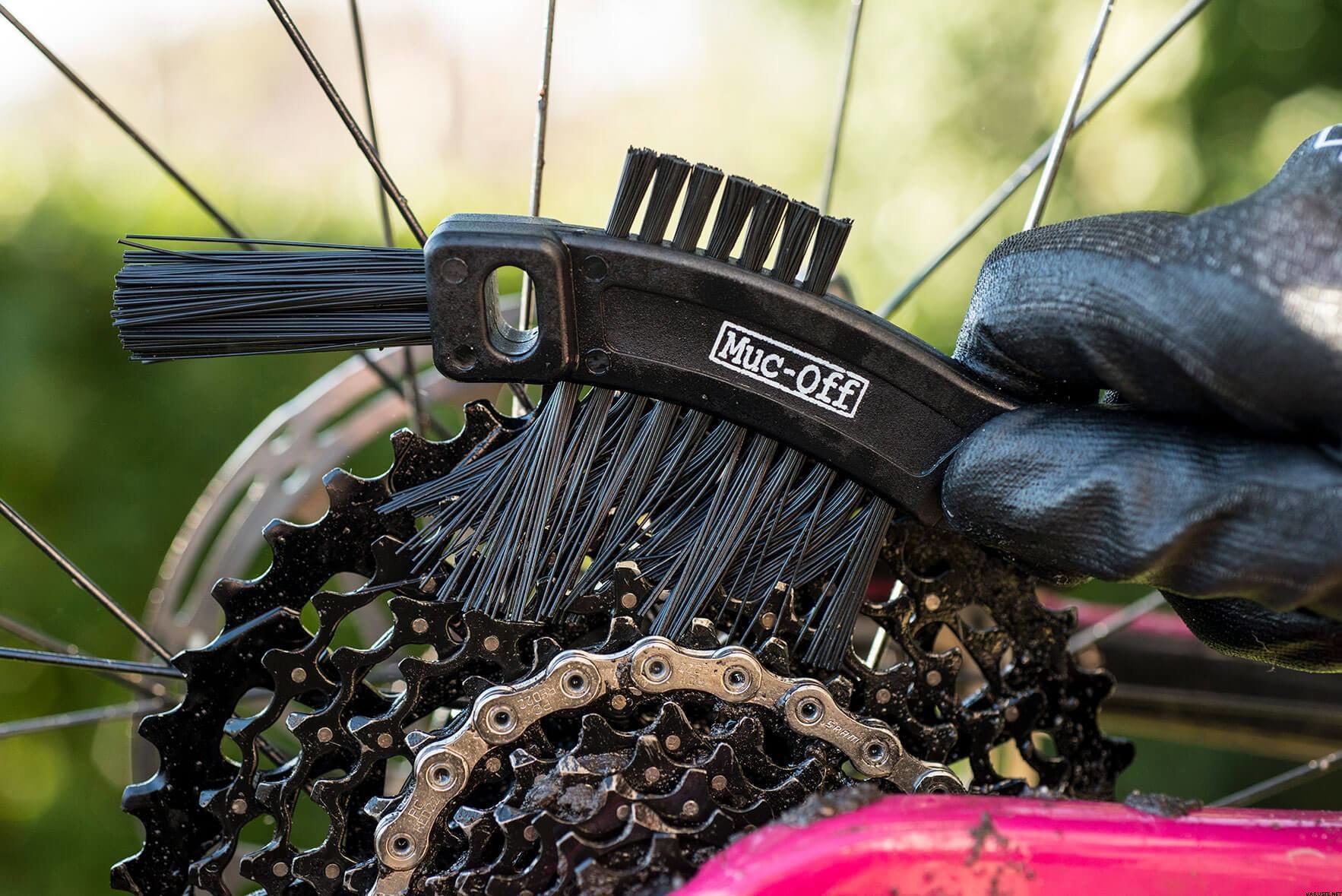 muc off chain brush